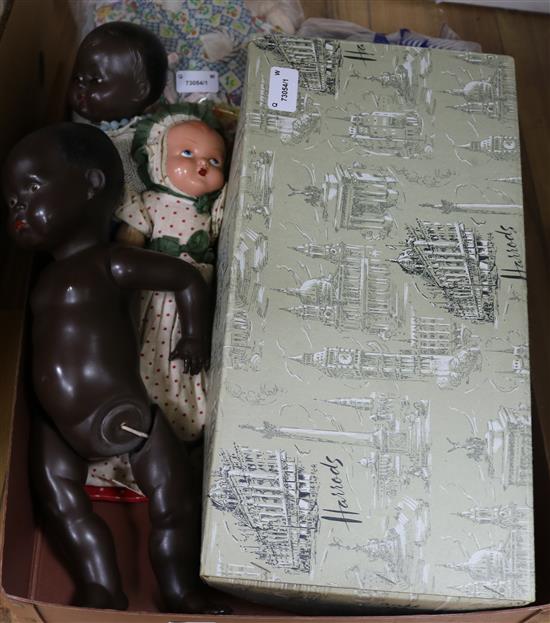 Topsy-Turvy doll (original dress),Schildkrot jointed black doll, Rosebud black doll, baby doll, dolls clothing and 2 evening bags (Q)